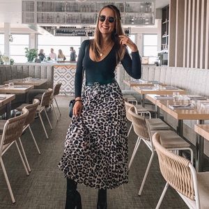 VICI - Pleated Leopard Midi Skirt